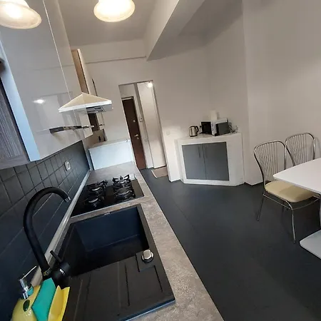 Shades Of Gold Apartman